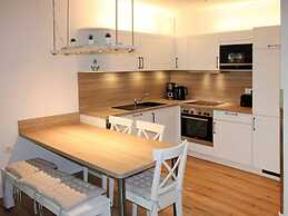 Comfy Apartment With 1 Bedroom and Balcony 134