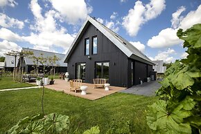 Beautiful Villa With Spacious Garden