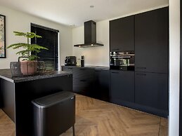 Beautiful Villa With Spacious Garden