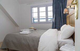 Fine Apartment With sea View