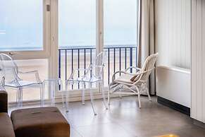 Lavish Apartment for 4 People With Seaview