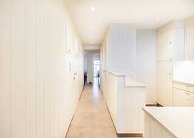 Lavish Apartment for 4 People With Seaview