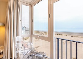 Lavish Apartment for 4 People With Seaview