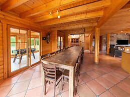 Spacious Chalet Surrounded by Nature in Durbuy