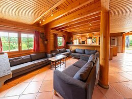 Spacious Chalet Surrounded by Nature in Durbuy