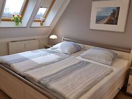 Kommodig Utkiek Modern Retreat