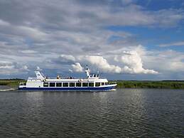 Kommodig Utkiek Modern Retreat