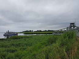 Kommodig Utkiek Modern Retreat