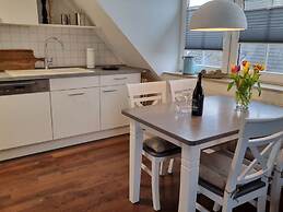 Kommodig Utkiek Modern Retreat