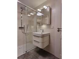 Kommodig Utkiek Modern Retreat