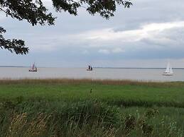 Kommodig Utkiek Modern Retreat