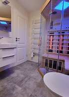 Kommodig Utkiek Modern Retreat