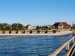 Kommodig Utkiek Modern Retreat