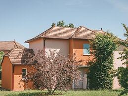 Beautiful Apartment With Shared Pool in Prayssac