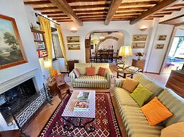 The Life of an Aristocrat on a Country Estate Stay in the Mansion Slee