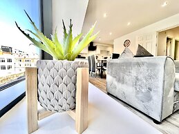 Captivating 2-bed Apartment in Liverpool