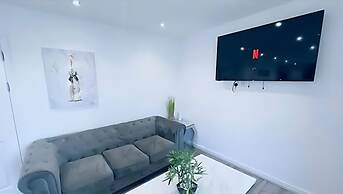 Charming 2-bed Apartment in Liverpool