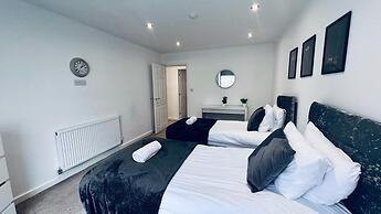 Inviting 2-bed Apartment in Liverpool