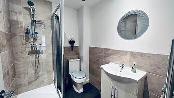 Inviting 2-bed Apartment in Liverpool