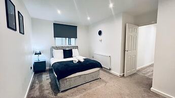 Inviting 2-bed Apartment in Liverpool
