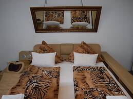 Apartment With Waterbed