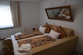 Apartment With Waterbed