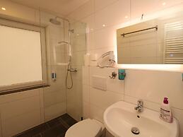 Apartment With Waterbed