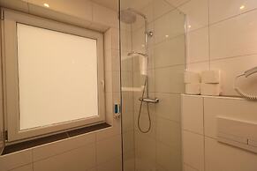 Apartment With Waterbed