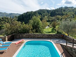 A Charming Stay in Casola in Lunigiana
