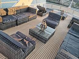 Exclusive Yacht With a Roof Terrace