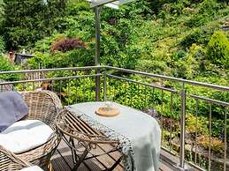 Romantic Apartment With Balcony