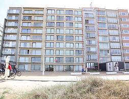 Apartment in Nieuwpoort With sea View