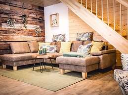 Woodland Modern Retreat