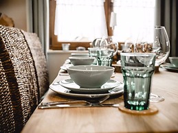 Woodland Modern Retreat