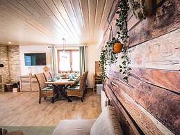 Woodland Modern Retreat