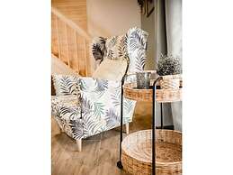 Woodland Modern Retreat