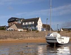 Seaside Retreat for Two in Tregastel