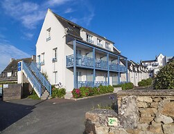 Seaside Retreat for Two in Tregastel