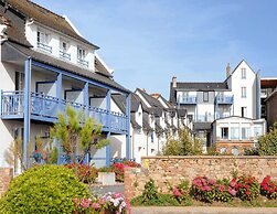 Seaside Retreat for Two in Tregastel