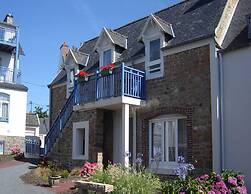 Seaside Retreat for Two in Tregastel