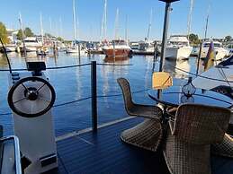 Ahoy Masal Modern Retreat