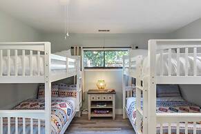 Hilton Hideaway by Avantstay Private Pool, Walk to Beach