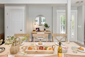 Hilton Hideaway by Avantstay Private Pool, Walk to Beach