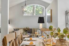 Hilton Hideaway by Avantstay Private Pool, Walk to Beach