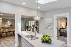 Hilton Hideaway by Avantstay Private Pool, Walk to Beach