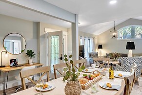 Hilton Hideaway by Avantstay Private Pool, Walk to Beach