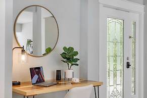 Hilton Hideaway by Avantstay Private Pool, Walk to Beach