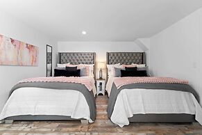 Take it to the Bank! by Avantstay New Pool + Hot Tub Sleeps 16