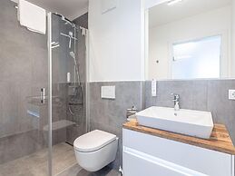 Apartment With Shared Infinity Pool