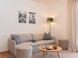 Apartment With Shared Infinity Pool